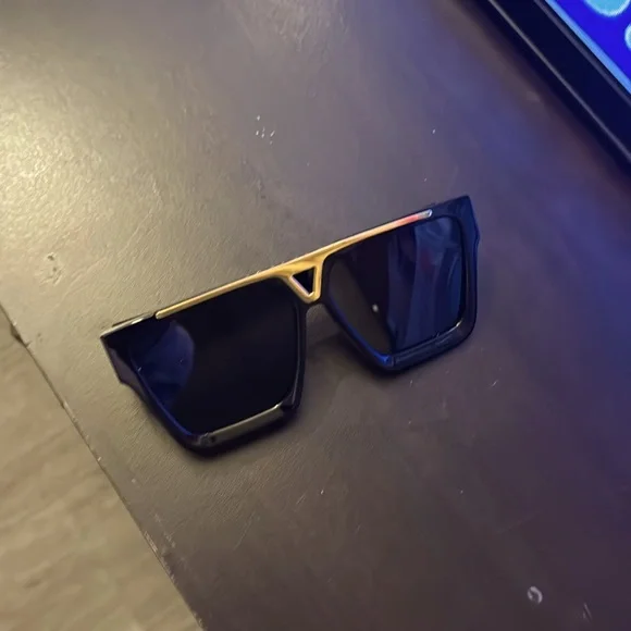 Louis Vuitton | Accessories | Louis Vuitton Sunglasses Never 